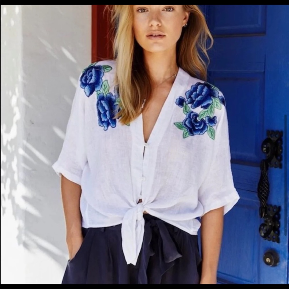 Rails size small Thea embroidered top